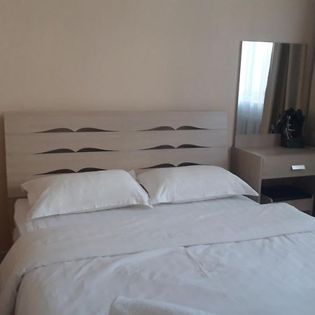 3 Rooms Apartment In The Centre Of Ulgii City Exterior foto